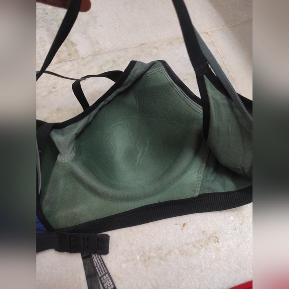 Victoria Sport Incredible Sports Bra - Picture 14 of 15